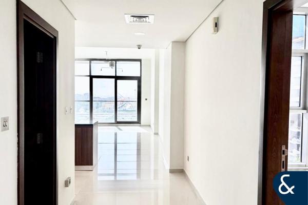 HIgh Floor | Vacant | 887sqft | Open View